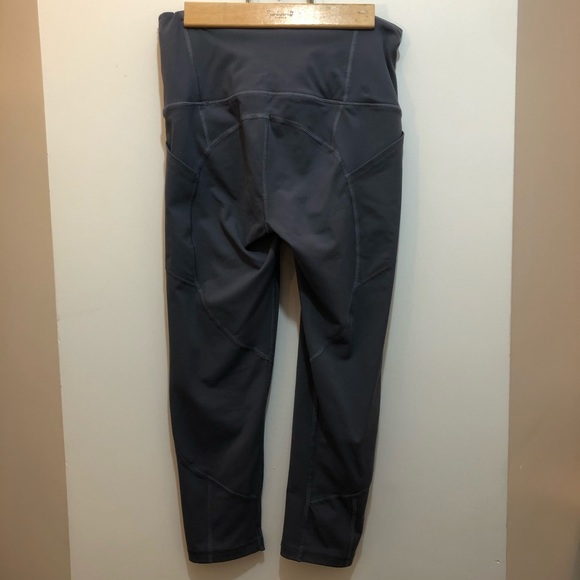 High Waist Victoria Secret grey cropped leggings - Picture 3 of 6